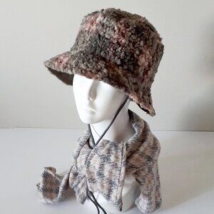 NWT Steve Madden sherpa-like faux fur bucket hat